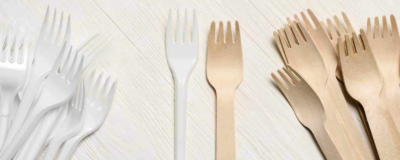 Couverts jetables en plastique pas cher - couteaux, fourchettes